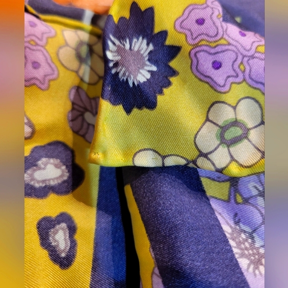 100% pure silk bandana / scarf / hankerchief lime green + purply blue - Picture 3 of 3